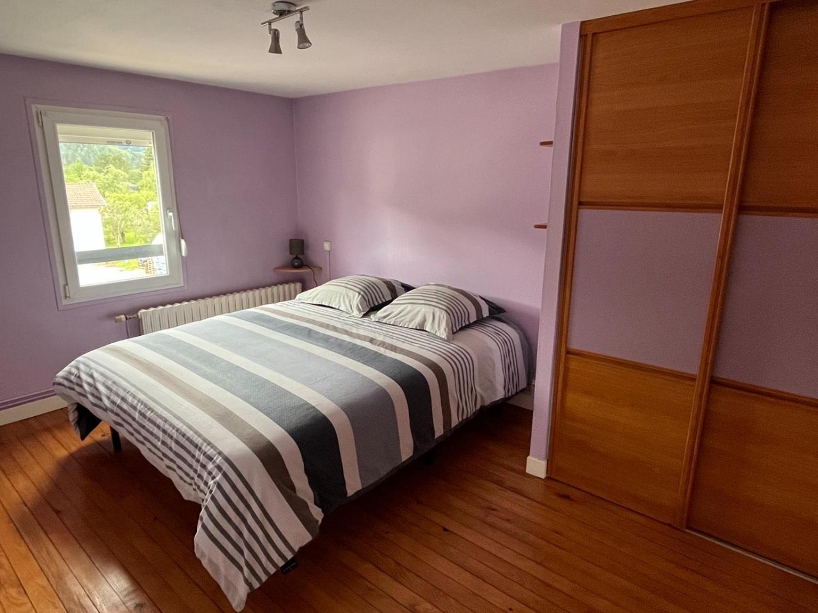 Hébergement de vacances 205 M2, 8pers Piscine, Jacuzzi, Balneo Privatifs