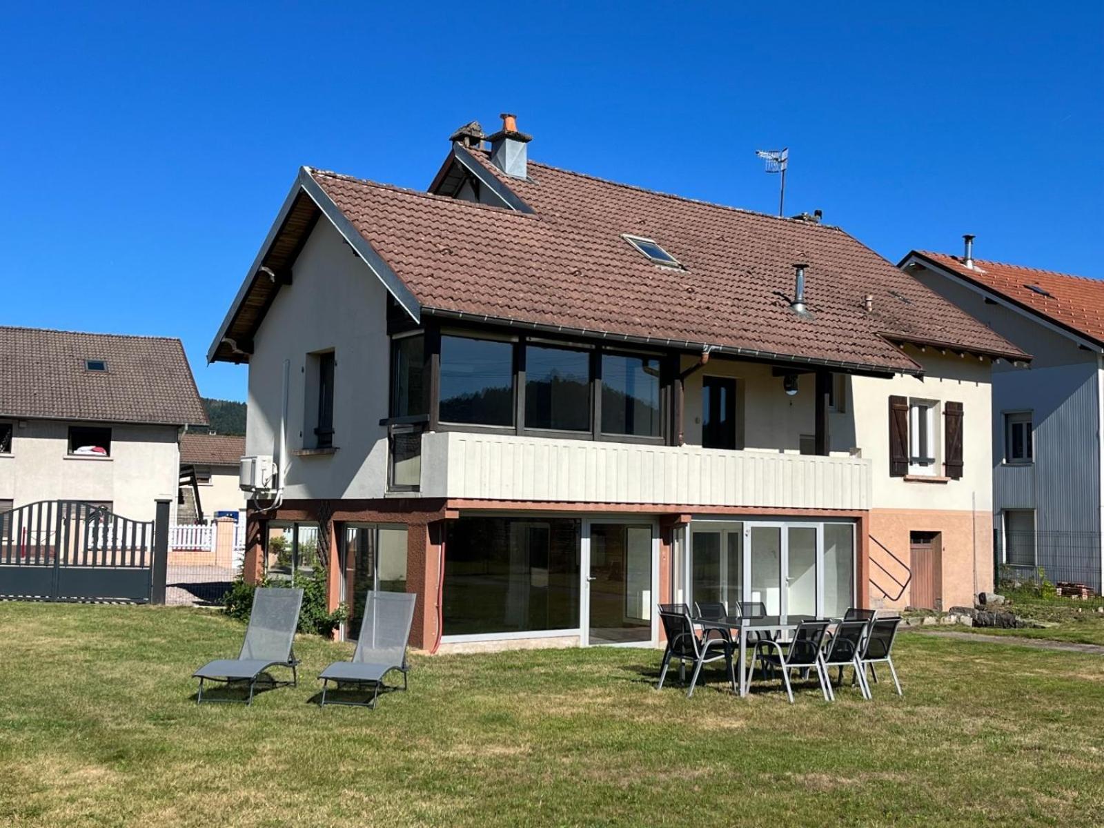 Hébergement de vacances 205 M2, 8pers Piscine, Jacuzzi, Balneo Privatifs Vagney